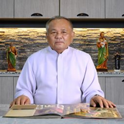 บาทหลวงศักดิ์ชัย ตรีว่าอุดม