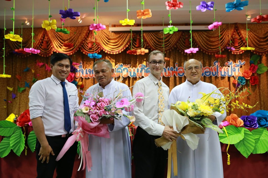 สุขสันต์วันเกิดคุณพ่อมนูญ คุณพ่อศักดิ์ชัย