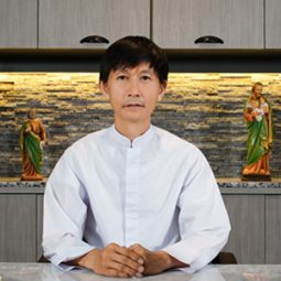 บาทหลวงภูวนัส กิจสวัสดิ์