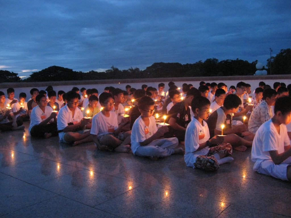 ม.1เข้าค่ายพุทธธรรมเยาวชน