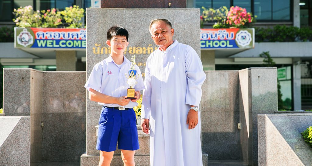 ชนะเลิศแบดมินตัน