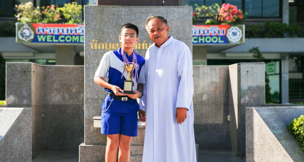 เหรียญทองว่ายน้ำรุ่น 13 ปี