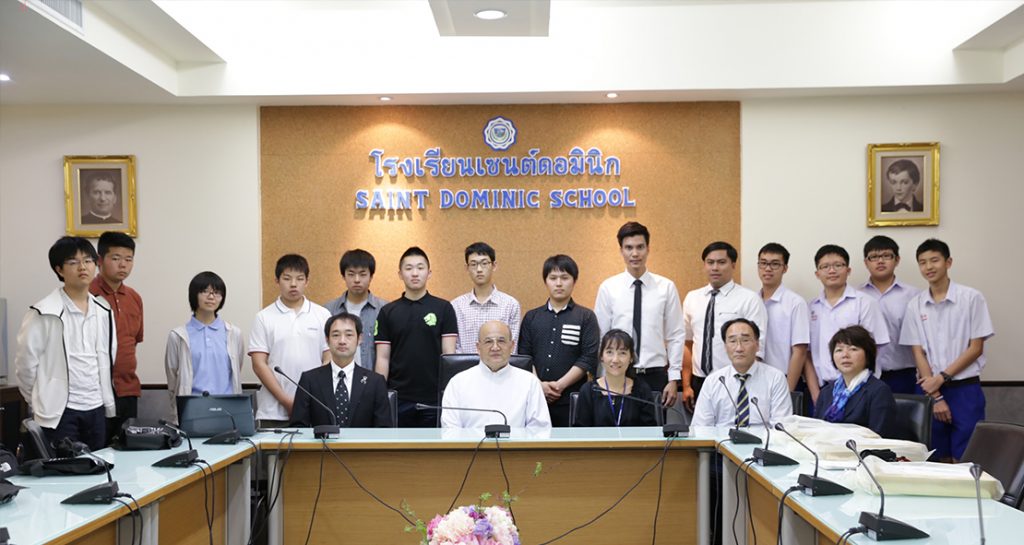 ต้อนรับ Okayama Science High School