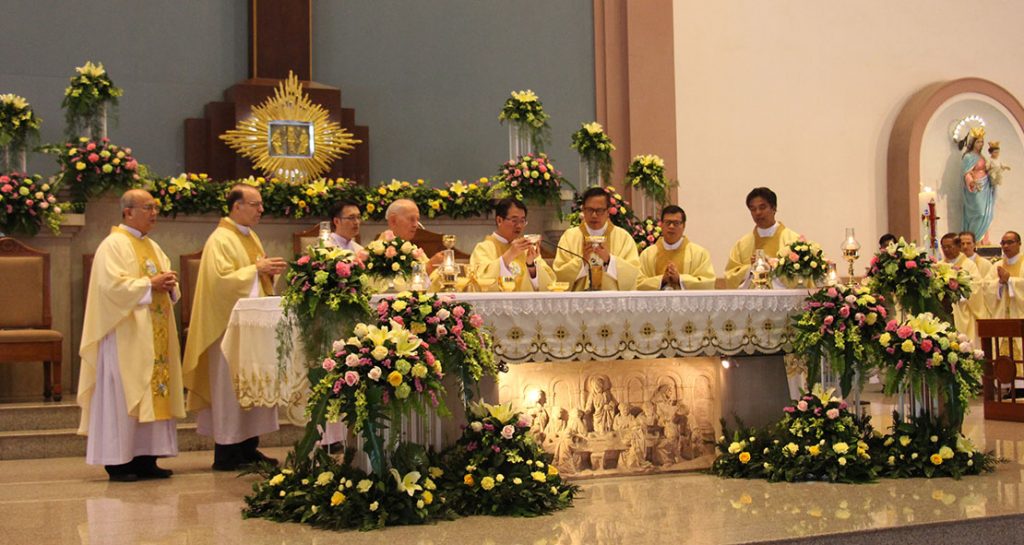 พิธีบูชาขอบพระคุณโอกาสฉลองชีวิตพระสงฆ์ การปฏิญาณตนเป็นนักบวช และพิธีฯ