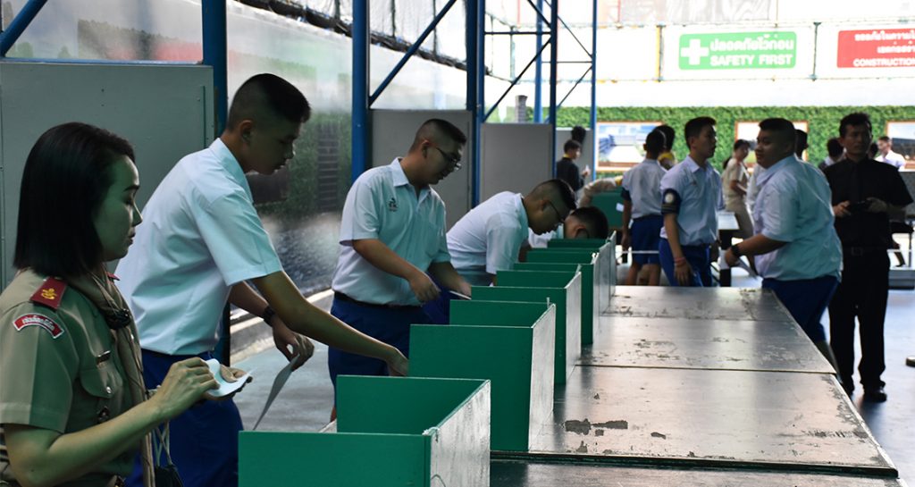 เลือกตั้งประธานและคณะกรรมการนักเรียน