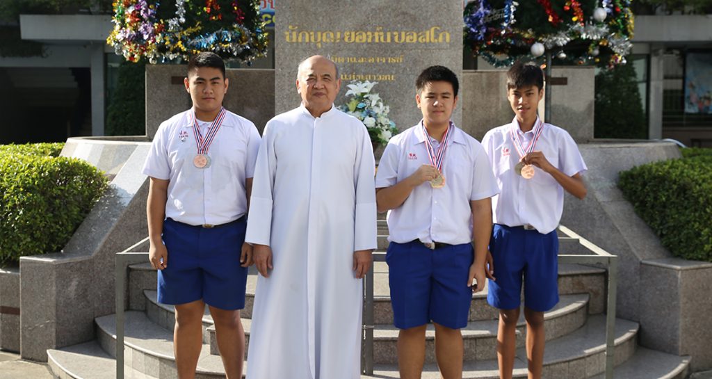 เหรียญทอง STACK