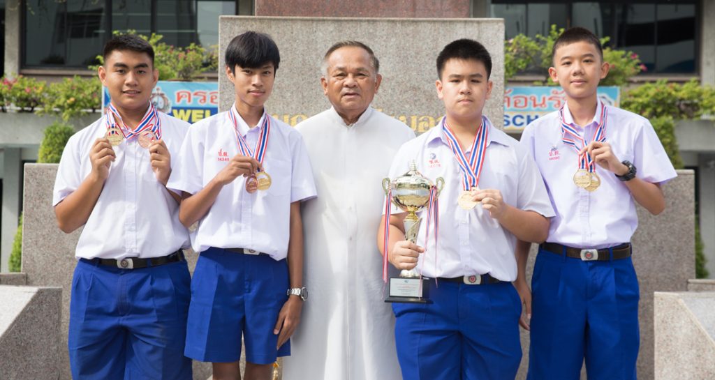 แชมป์สแต็คประเภททีม