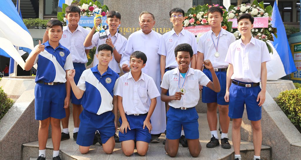รองชนะเลิศฟุตบอล 7 คน