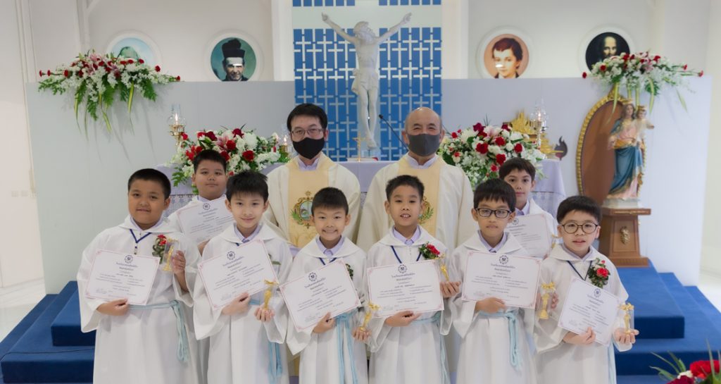 พิธีบูชาขอบพระคุณโอกาสสมโภชพระคริสตสมภพและรับศีลมหาสนิทครั้งแรก