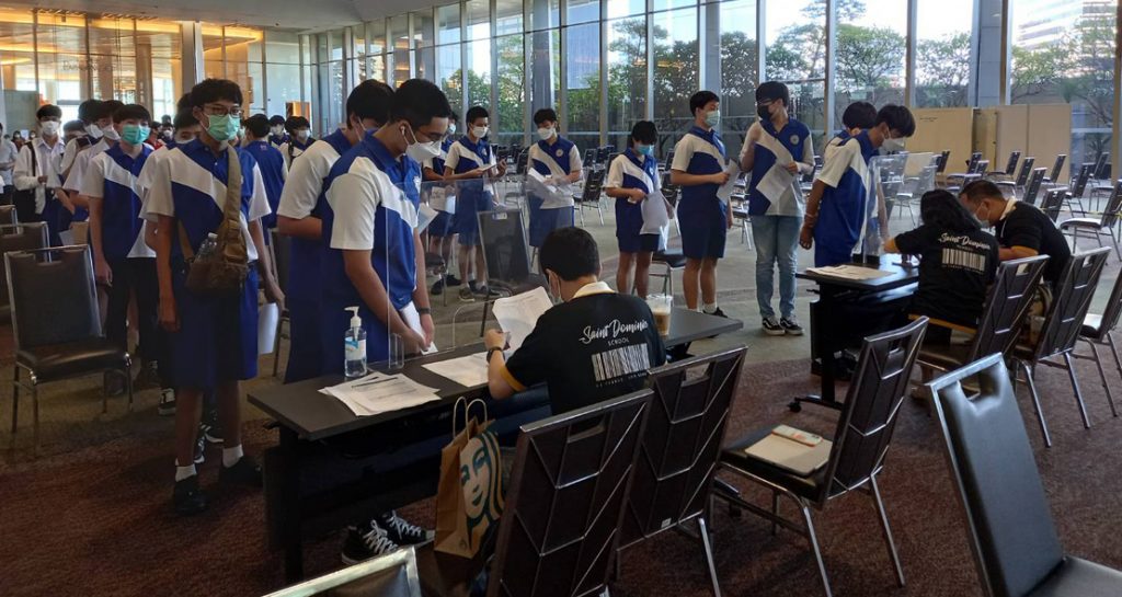 นักเรียน ม.4 – ม.6 รับการฉีดวัคซีนไฟเซอร์