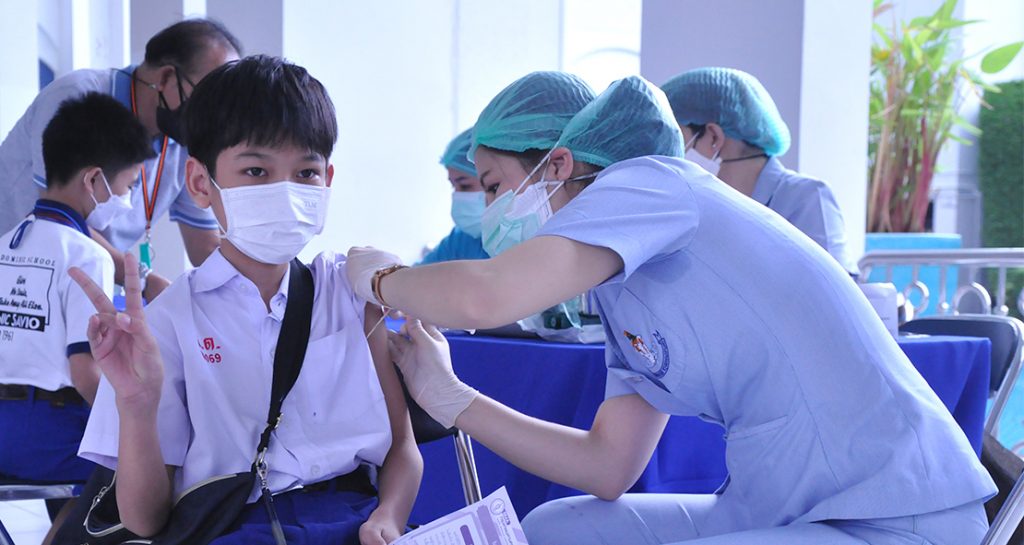 ฉีดวัคซีนป้องกันโรคคอตีบ และบาดทะยัก