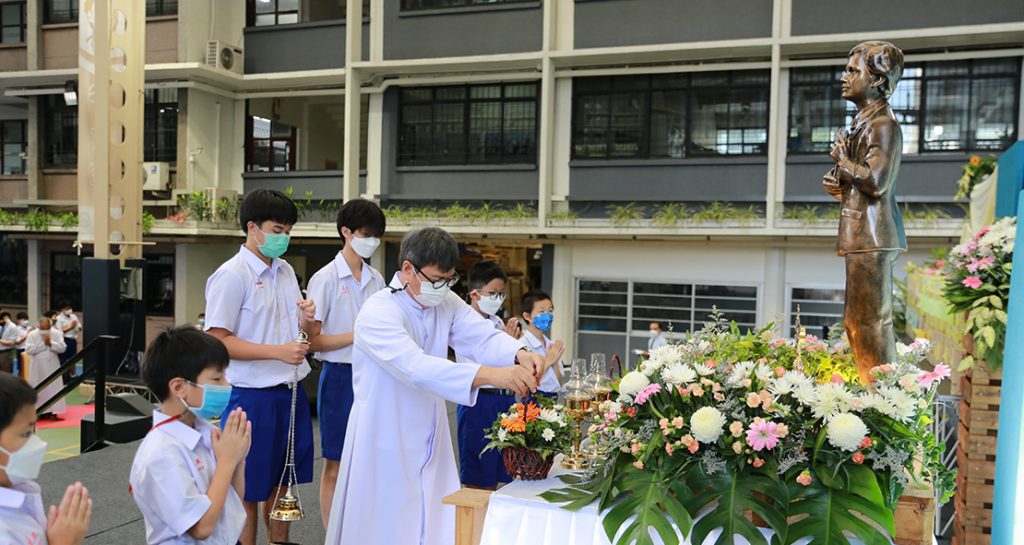 พิธีตรีวารเตรียมฉลองนักบุญองค์อุปถัมภ์ของโรงเรียนวันที่หนึ่ง