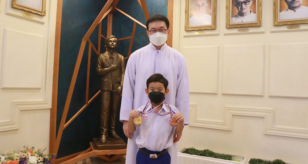 เหรียญทองว่ายน้ำ ป.2