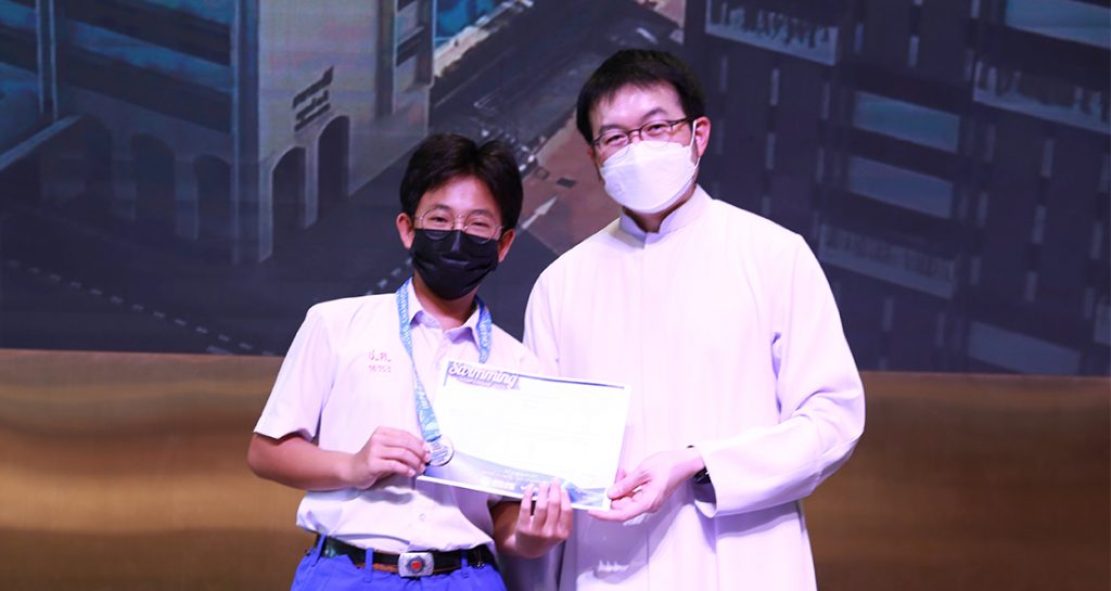 เหรียญทองแดงว่ายน้ำ