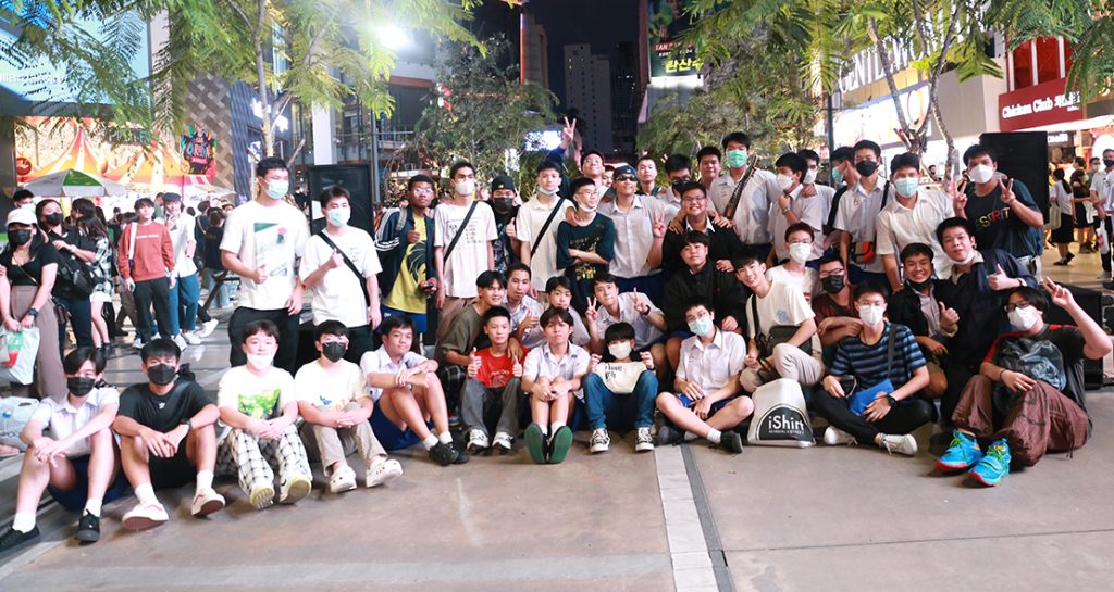 ซ.ด. “Pony Cup” แสดงดนตรี Center Point