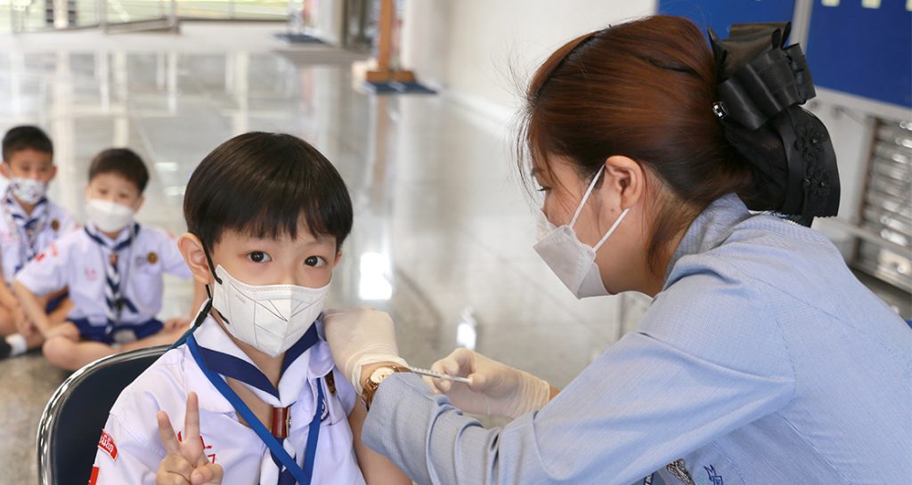 ฉีดวัคซีนป้องกันโรคหัด หัดเยอรมัน และคางทูม ชั้น ป.1