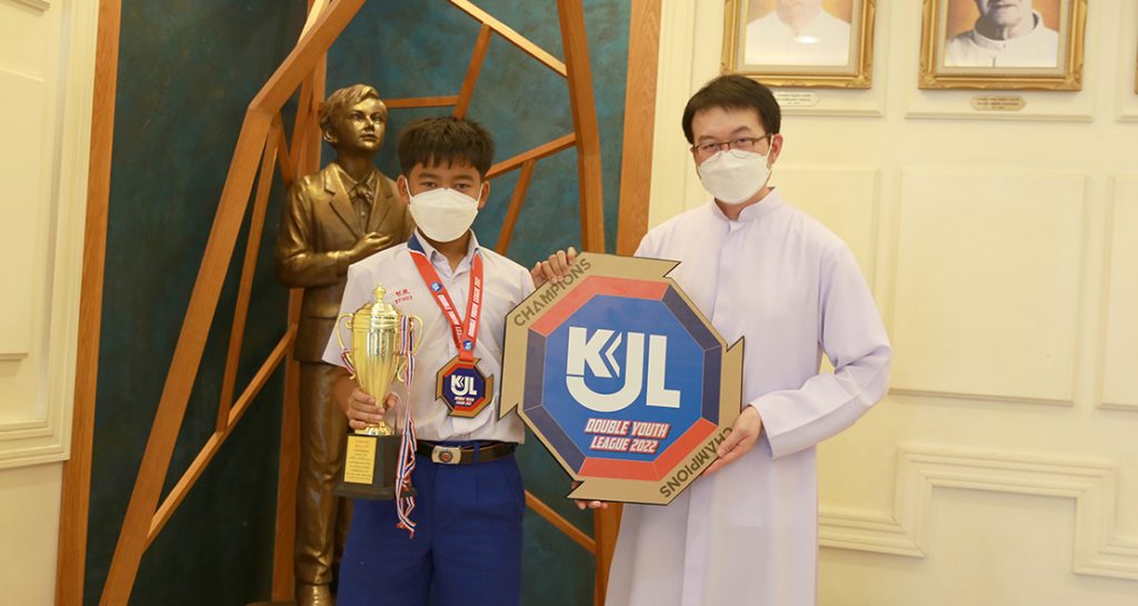 แชมป์ฟุตบอล