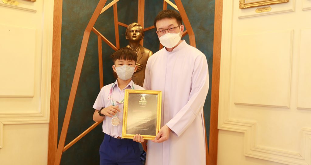 ชนะเลิศเปียโน