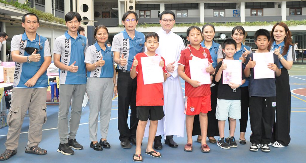 ปฐมนิเทศนักเรียน-รับผลสอบ