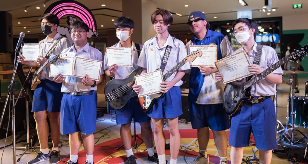 Pony Cup แสดงดนตรี Centralworld Summer Edition Music Youth Camp