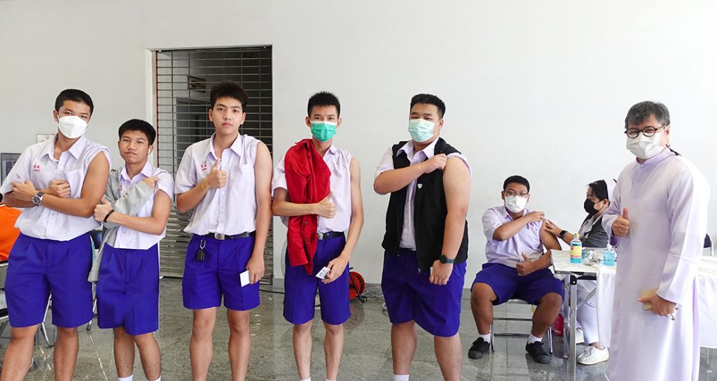 ม.1-6 ฉีดวัคซีนป้องกันโรคไข้หวัดใหญ่ตามฤดูกาล