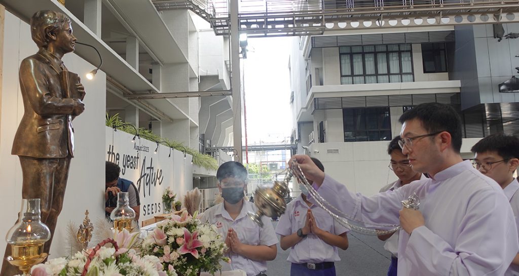 พิธีตรีวารเตรียมฉลองนักบุญดอมินิก ซาวีโอ องค์อุปถัมภ์ของโรงเรียนวันที่สาม
