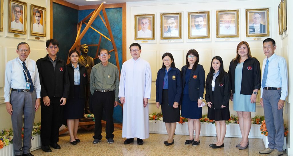 ต้อนรับคณะกรรมการพิจารณาโครงการฯ หลักสูตรภาษาอังกฤษ จาก สช.