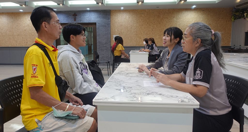 สอบสัมภาษณ์และประเมินความรู้นักเรียนที่สมัคร ป.1-ม.4 ปีการศึกษา 2567