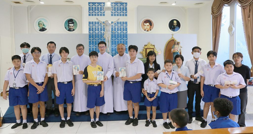 พิธีขอบคุณครูคำสอน และมอบเกียรติบัตรนักเรียนคาทอลิกดีเด่น ปีการศึกษา 2566