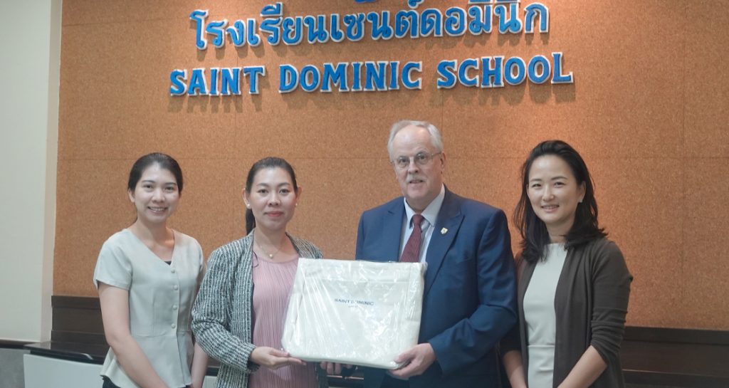 ต้อนรับผู้บริหารจาก Eton College ประเทศอังกฤษ