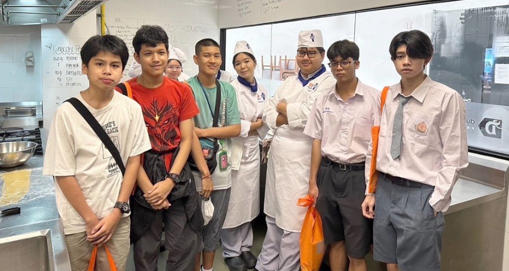 ม.4 แผนธุรกิจโรงแรมและการประกอบอาหาร (HCP) ศึกษาเรียนรู้ที่วิทยาลัยดุสิตธานี