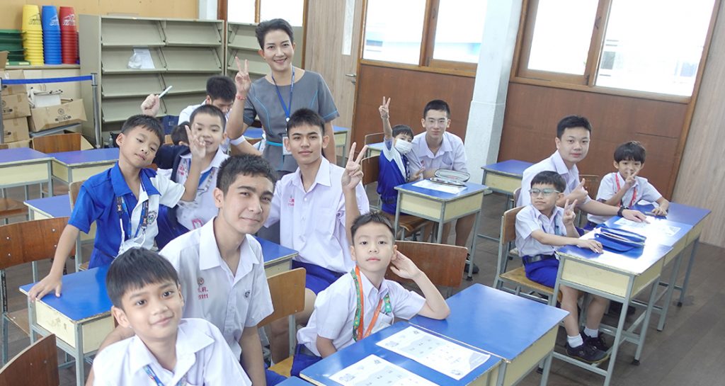 กลุ่มสาระฯ ภาษาไทยและคณะกรรมการนักเรียน จัดโครงการส่งเสริมการอ่าน-พี่พาน้องอ่าน