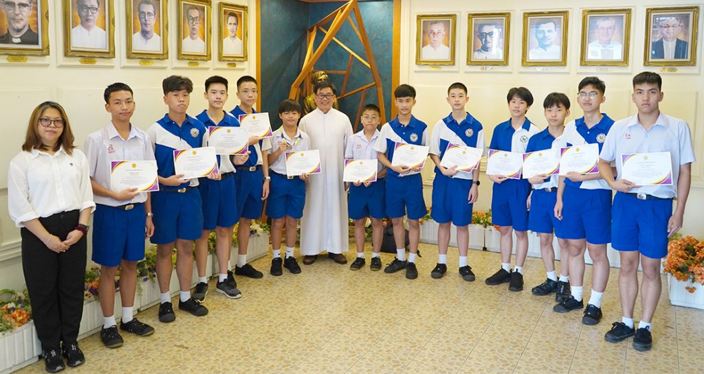 รองชนะเลิศอันดับ 3 การแข่งขันหุ่นยนต์และกีฬาอีสปอร์ตระดับอาเซียน