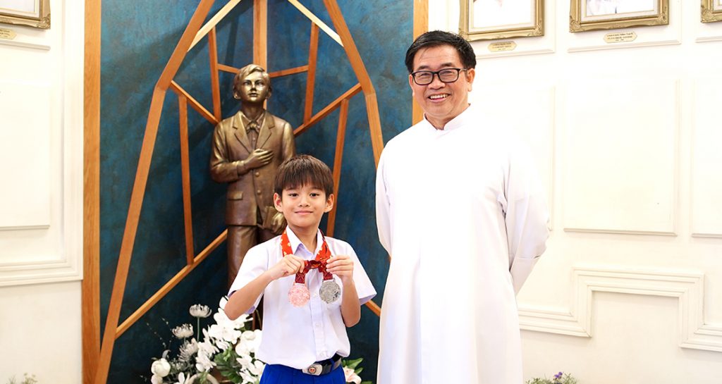 เหรียญเงินว่ายน้ำ