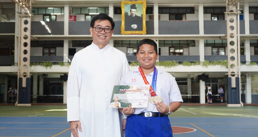 2 เหรียญเงินเทควันโด
