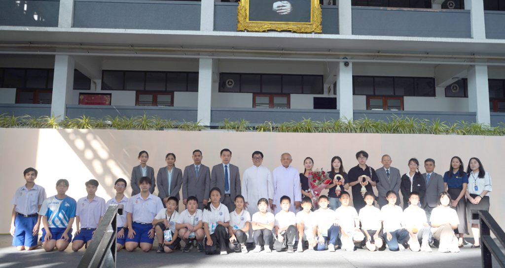 โรงเรียนเซนต์ดอมินิกต้อนรับคณะครูและนักเรียน Mianyang Middle Talent School