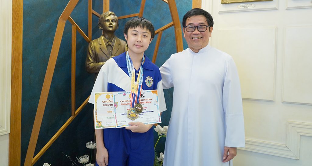 เหรียญทอง Spelling Bee ม.3