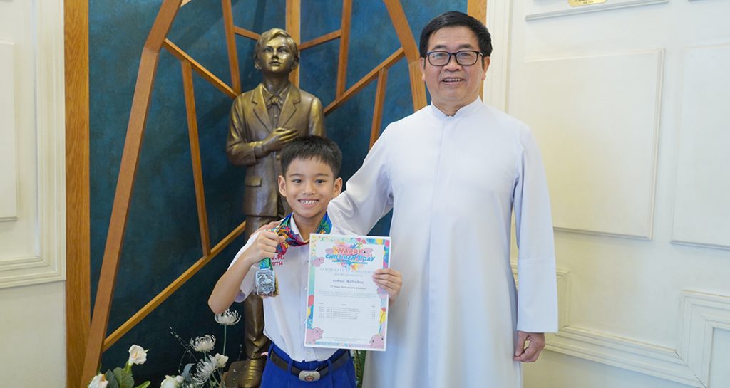 2 เหรียญทองว่ายน้ำ