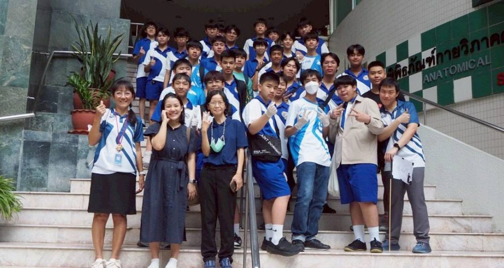 ม.4 แผนการเรียนวิทยาศาสตร์สุขภาพ (HSP)  ศึกษาเรียนรู้คณะแพทยศาสตร์ มศว.
