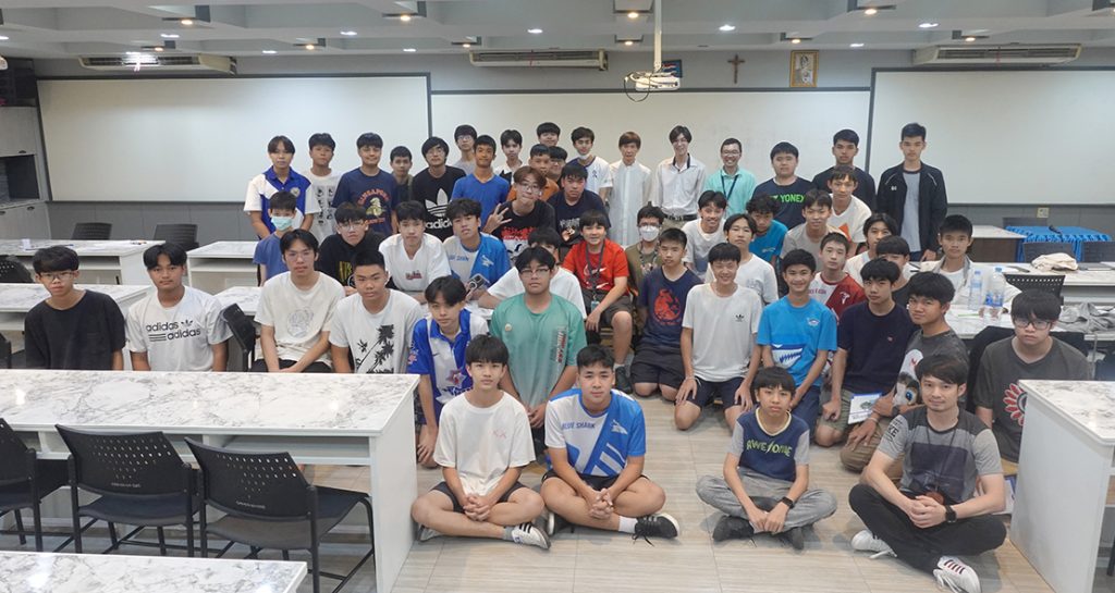 ม.4 แผนการเรียนวิทย์สุขภาพและวิศวกรรมฯ อบรม Research Methodology “Orientation”