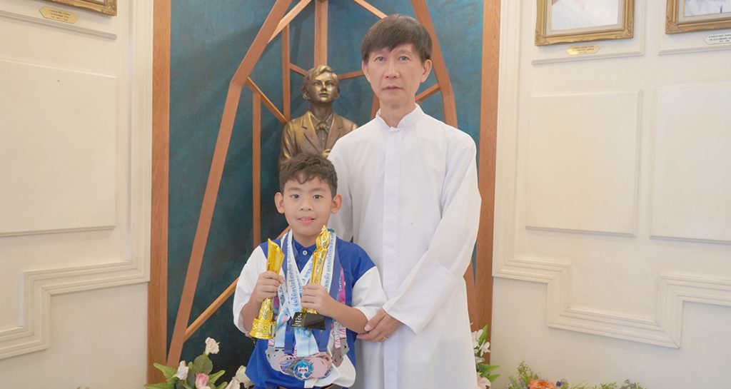 รองแชมป์ว่ายน้ำ