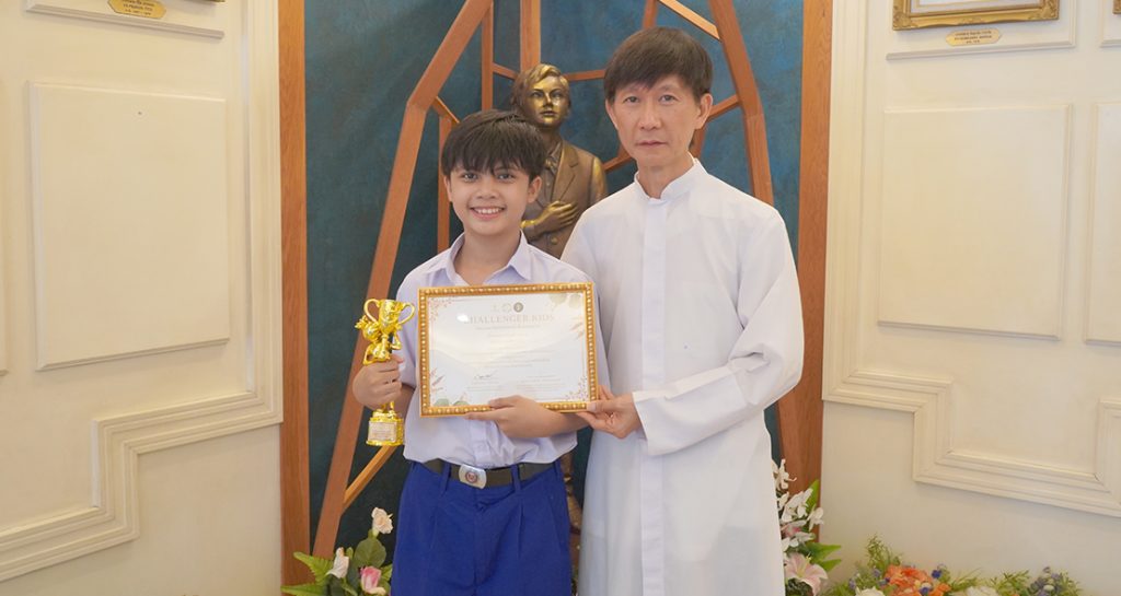 เยาวชนตัวอย่างดีเด่น