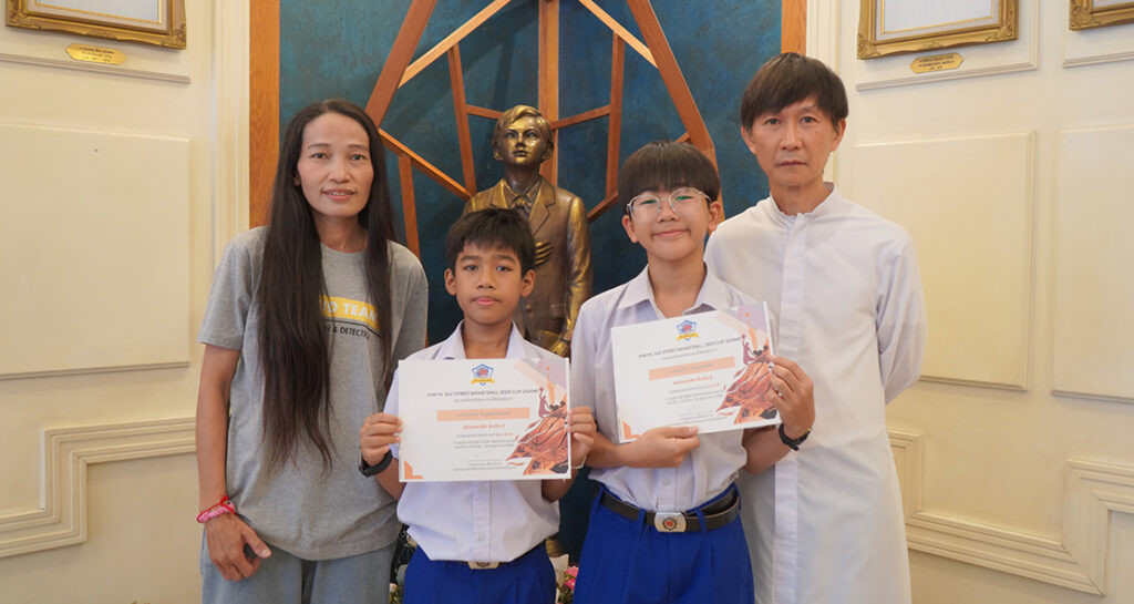 รองชนะเลิศ 2X2 STREET BASKETBALL ZEER CUP 2025#1