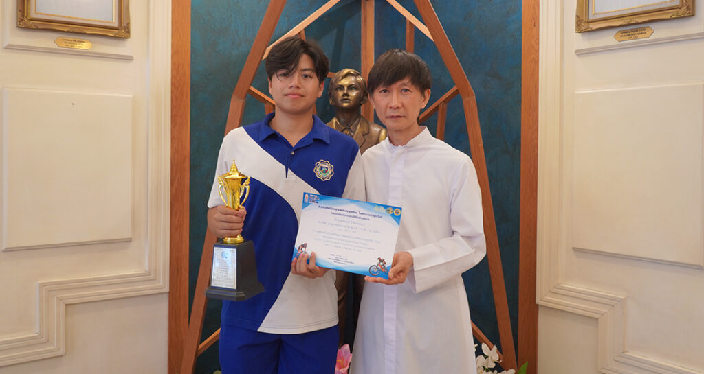 ชนะเลิศจักรยานเสือภูเขา รุ่น 12-14 ปี