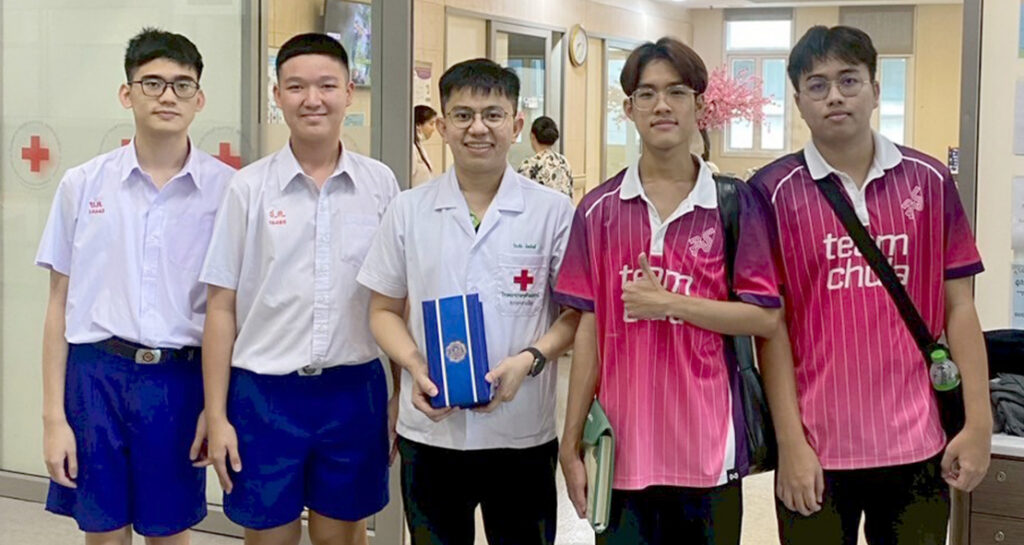 ม.6 ร่วมสังเกตการณ์และฝึกปฏิบัติงานวิชาชีพนักกายภาพบำบัด