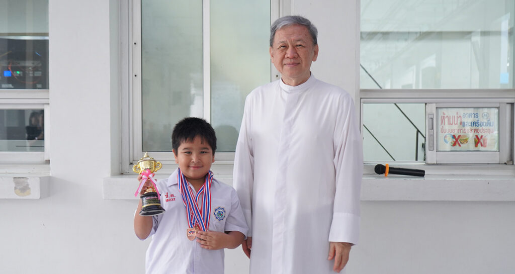 3 เหรียญเงินว่ายน้ำ