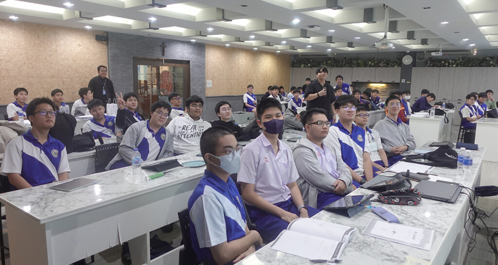 ม.6 สายวิทยาศาสตร์และวิศวกรรมศาสตร์อบรม A-Level คณิตศาสตร์