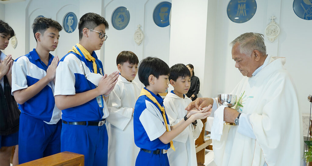 พิธีบูชาขอบพระคุณประจำเดือนธันวาคม