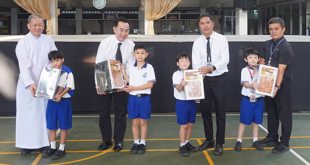 มอบของขวัญปีใหม่และวันเด็กแห่งชาติ 2569