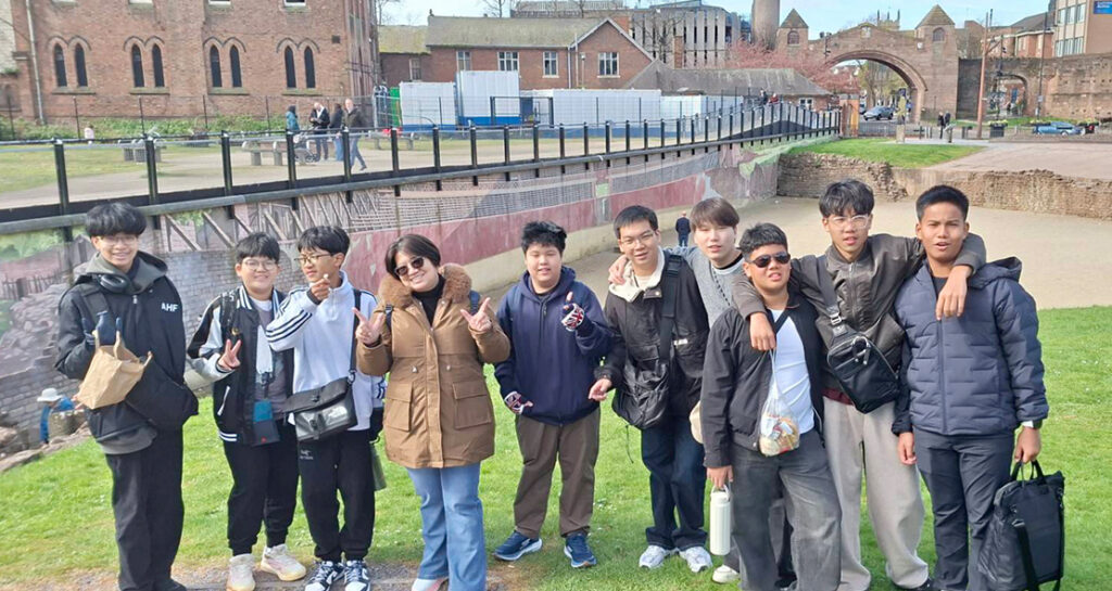 นักเรียนโรงเรียนเซนต์ดอมินิกพัฒนาทักษะภาษาอังกฤษ Liverpool English Summer Camp 2026